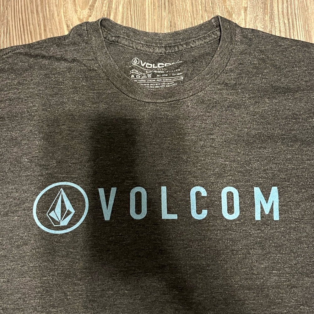 Men’s Volcom Tee - Picture 5 of 5